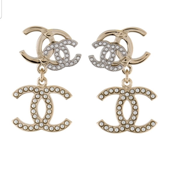 CHANEL Jewelry - HOSTPICK!!!Chanel 21 Metiers d’Art drop earrings